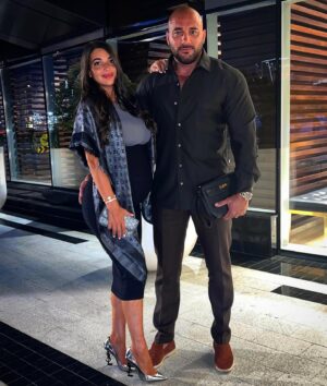 Kamel Guenfoud Instagram - Thks for all your message for my Birthday🎂♥️♥️♥️ my most beautiful gifts know that my baby arrives healthy 🥰  #birthday #thankyou #loveyou