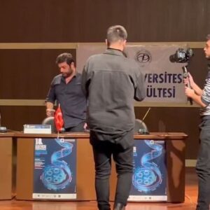 Kanan Mahmudov Instagram - Hormetli medeniyyet nazirliyi hemise olduqu kimi siz yene yox idiniz amma men orda idim, milletimi ve kinomuzu sizin mene  vermediyiniz pul ile cekdiyim filmim ile nece lazimdi temsil eledim….cox soz yazardim amma neyse… zaten siz meni hec bir zaman tanimadijiz!!!
tesekkurler Erzurum, tesekkurler Turkiye, tesekkurler gozel yorumlariniz ucun, tesekkurler dram filminden anlayieiniz ucun🇹🇷🇦🇿🎥📽️❤️ @gunesh_tegin
PS her kes oz isi ile mesqul olsun
