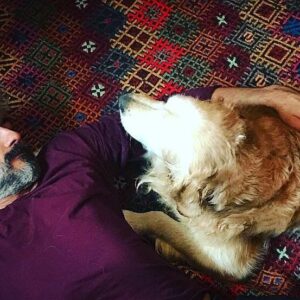 Kanbolat Görkem Arslan Instagram - Can cana.. 🚶🏾‍♂️🐕....................
Duman- Elimdeki Saz Yeter Canıma.. 🎼
