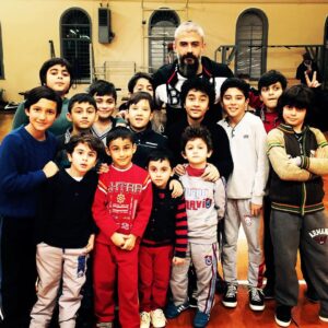 Kanbolat Görkem Arslan Instagram - Yaşam;  çocuklarda direnecek. 👭👬