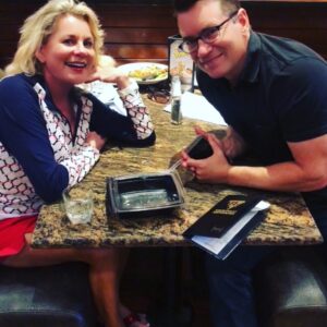 Kandra King Instagram - First meeting with my AMAZING #Showrunner! @KennyHull #The VeryBest #TV #Television
#CanTheyGetAwayWithIt? #GetAwayToParadise
 #ActorsLife #Blessed #ProducersLife