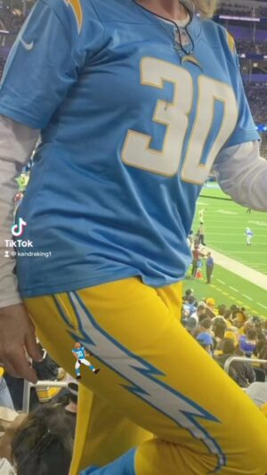 Kandra King Instagram - Chargers Finally make #playoffs & Lead 27-0 over Jaguars. Suddenly, we lose in final seconds 31-30. #Heartbroken #Love my #Bolt boys! 🙀🥲