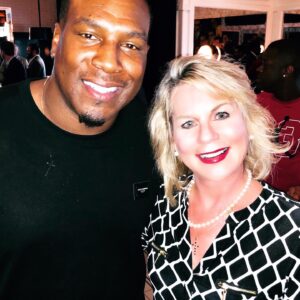 Kandra King Instagram - Spent the evening with one of my favorite HEROES in the entire world! 
Who is he? 
Hint: He has more touchdown receptions than any other tight end in the HISTORY of the NFL!!!!’ 🙀🤗🏈🤸‍♂️😇
#HumbeMan
#1ChargersFan
#Chargers #Football #NFL @AntonioGates85 #AntonioGates
@Chargers @TheChargers  @ChargersPulse @LosAngelesChargers
@ChargersWire @ChargersGameDay
@chargersfans_forlife #LoveMyChargerBoys #Blessed #ThurzioLA  @caulfieldsbh