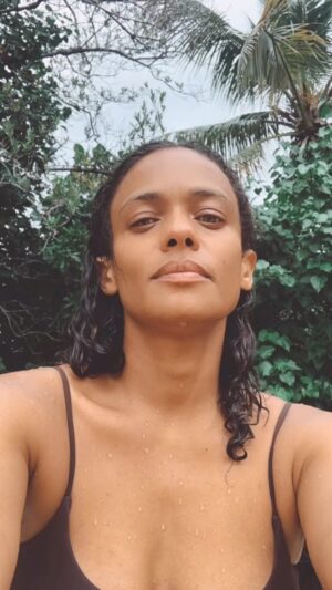 Kandyse McClure Instagram - Proof of Life. 

These last weeks have been transformative. Long story but…There were parts of my past that needed to be laid bare and given to rest. This trip to the beach happened on my last day after all that work was done. And honestly I feel brand new. I hope the end of the year brings you all the peace it promises. 
Peace to all. 
Peace in our hearts and in our most broken places. 
Here’s to life. 
xk

PS: A huge thank you to @meditatorsguide for helping me process all these changes. If you’re going through it this is an amazing resource. 🫶🏽