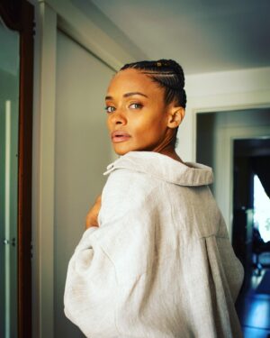 Kandyse McClure Instagram - Say less with more precision or more with greater clarity. 

Thanks to: 
👗 Fit by @zidelle Wearing “The Shirt-Jac” 
📸 Photos by the awesome babe @kasskills x @icecreamsocialyvr 
💇🏽‍♀️ Ms. Kenichia always coming in clutch with the hair 👉🏽@keninibraids_