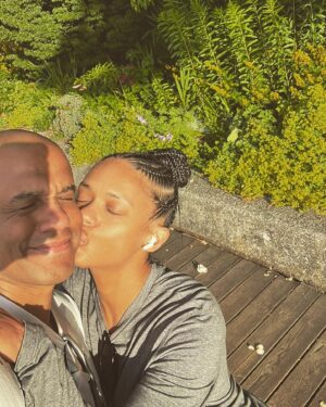 Kandyse McClure Instagram - Life nice. 

#victorylap #morningwalk #sunkissed #photons #donothingday @keninibraids_  for the hair hookup 🪮