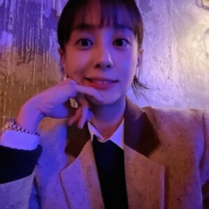 Kang Byul Instagram - ⠀⠀⠀⠀⠀⠀ 
마음만은 꽉찼던 2023안녕❤️
살짝쿵 설레는 2024안녕❤️