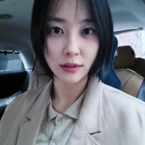 Kang Byul Instagram - 💇🏻‍♀️변신나영 신나영? 

#수지맞은우리