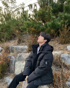 Kang Chan-hee Instagram - #광고 #mycalvins #캘빈클라인진 #ck패딩 #캘빈클라인패딩