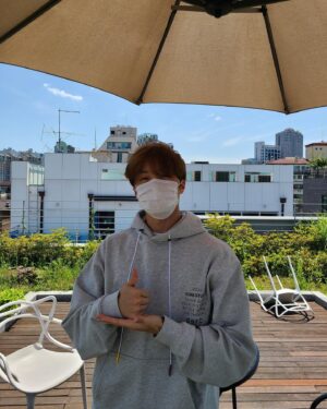 Kang Chan-hee Instagram - 안녕하세요 SF9 찬희입니다
김새론님 박우진님의 지목을 받아 챌린지에 동참하게 되었습니다
⠀
코로나19 최전선에서 모두를 위해 최선을 다하고 계신 우리 의료진분들께 진심으로 감사의 말씀 전해드리고 싶습니다 그리고 하루빨리 모두가 코로나를 이겨내길 기도하겠습니다
⠀
다음으로 저희 SF9을 응원해주시는 팬분들과 이 챌린지를 함께 하고싶습니다. 함께해주세요!!
⠀
#덕분에챌린지 #덕분에캠페인 #의료진덕분에