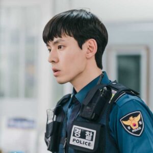 Kang Hyung-suk Instagram - 으롸촤촤차 8월28일 첫방👮‍♂️🚔
#갯마을차차차#tvn토일드라마