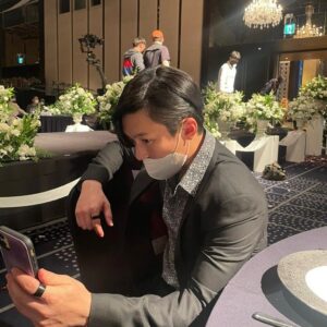 Kang Ki-doong Instagram - 사랑했던 너를 잊진 못해
부디 너를 다시 볼수 있다면
기다릴수 있어 잠시 멀리있는거야
안녕! 슬픈우리사랑 삶이
끝나는 날 까지 남아서
눈물이 된다는 마지막 고백
지울순 없겠지
너의사랑만이 이 세상에서
살아가는 이유였는데
돌아와줘 이제라도
사랑 할수있게 영원히#재벌집막내아들#forever#형준say