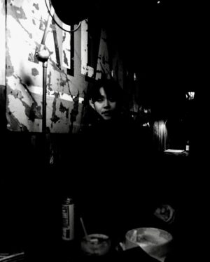 Kang Kyun-sung Instagram - ⠀
여러분~ 신명기 잘 읽으셨어요?
⠀
”내가 오늘날 네 행복을 위하여
네게 명하는 여호와의 명령과 규례를
지킬 것이 아니냐“
‭‭신명기‬ ‭10‬:‭13‬
⠀
저는 이 말씀이 너무 와닿았어요.
우리가 하나님을 경외하고 섬기며
사랑하고 말씀을 지켜야 하는 이유 중 하나는
우리의 행복이라는 것!😍
⠀
세상은 말해요~
네가 주인이 되어
네 뜻대로 멋지게 인생을 살아보라고~
⠀
하지만 성경은
하나님이 나의 주인 되어
하나님 뜻대로 살아가는 것이 최고의 가치이며
결국 나의 행복이라는 것을~
⠀
나는 나를 믿는다?
아직도 저는 제가 누구인지 잘 모르겠어요~
겪어 보지 못한 상황 속에
저도 몰랐던 제 모습을
얼마나 많이 보며 살았는지요~
⠀
이렇게 불완전하고
무엇이 길인지 모르는 나를 어찌 믿을 수 있겠어요.
그저 믿음이라는 모양의 응원을 보내 줄 뿐이죠.
⠀
그래서 우리는 하나님이 필요해요!
나를 위한 도구여서가 아닌
그저 하나님이 나의 전부이기에
하나님 없으면 살 수 없어요.
⠀
그 하나님께서 우리의 행복에
이렇게도 관심이 있으신
너무나도 인격적인 나의 하나님이십니다.
⠀
사랑합니다~ 여러분!
2/24까지 여호수아를 읽어주세요.