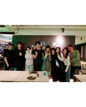 Kang Kyun-sung Instagram - ⠀
샘터 모임 중 깜짝 생일 케익!
아직 생일도 아닌데 이렇게 벅찬 축하를 받고
감사해요!
내 믿음의 동역자들~ 사랑합니다!🎂🎉🧡
⠀
#4월18일 #hbd