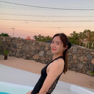 Kang Se-jung Instagram - #paradaise
#healing 
#sunset
#swim 
#perfect 

좋은건 여기서 다❤️❤️❤️
올때마다 행복한 🫠🫠

#제주스테이 
@gyeotgyeop