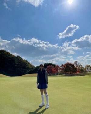 Kang Se-jung Instagram - 뜻깊은 자리에 초대해주셔서 감사합니다🙏🏻
하루종일 웃음이 끊이질 않았던 🤣🤣
#라운딩 
#박찬호장학재단자선골프대회 
#기절각
