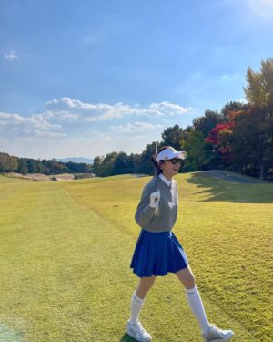 Kang Se-jung Instagram - 뜻깊은 자리에 초대해주셔서 감사합니다🙏🏻
하루종일 웃음이 끊이질 않았던 🤣🤣
#라운딩 
#박찬호장학재단자선골프대회 
#기절각