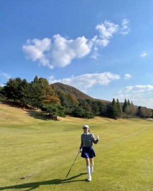 Kang Se-jung Instagram - 뜻깊은 자리에 초대해주셔서 감사합니다🙏🏻
하루종일 웃음이 끊이질 않았던 🤣🤣
#라운딩 
#박찬호장학재단자선골프대회 
#기절각