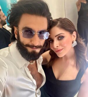 Kanika Kapoor Instagram - Mr Bhavnani  X  Mrs Hathiramani 😛

@ranveersingh 🩵