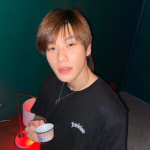 Kantapon Jindataweephol Instagram - Coffee or me ? 👀