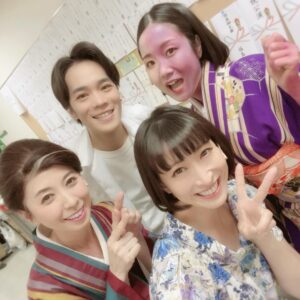 Kaori Nazuka Instagram - 🪆
すっかり遅くなってしまいましたが…
#ヘロQ #悪魔の手毬唄 
ご観劇くださった皆様！
ありがとうございました♡

母になって12年以上が経ち…
まさか舞台で
まだ娘役を演らせていただけるなんて
思ってもみなかったのでw
かなり驚き
謎のプレッシャーを
一人感じておりましたがw
皆様のおかげで乗り切れました♡