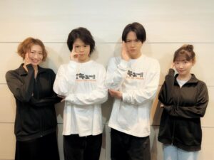 Kaori Nazuka Instagram - 🏐
『ハイキュー！！
　　TOUCH THE DREAM １周年記念』
第2回　マネージャーの部屋🏐

ご覧くださった皆様
ありがとうございました♡

皆さまと楽しい時間を過ごせて幸せでした☺️
歩くんも界人くんも
相変わらず発想豊かで面白くて
明るくてサービス精神旺盛でw
見てるだけで元気をもらえるよね😆
今日もたくさん笑わせてもらいました😊
#ハイドリ　#ハイキュー

写真は
みんなが潔子さんポーズ考えてくれたよw
メガネ、クイッ👓清水潔子です！！