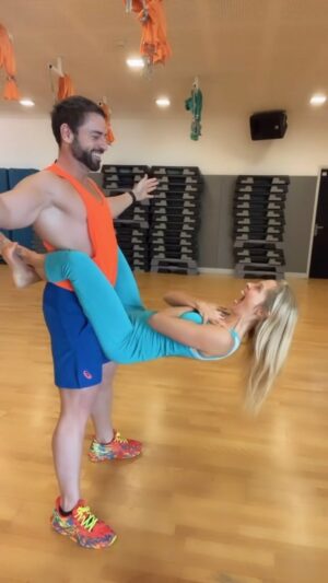 Kapinha Instagram - Difícil ou fácil este challenge?
#challenge #strong #abs #workout #couple #kapinha