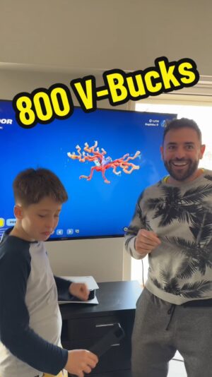 Kapinha Instagram - Achas que 2 golos e 2 assistências são merecedores desta prenda de 800 V-b?
•
#presente #fortnite #800vbucks #funny #vbucks #kapinha #gabrielkapinha #vb #game #gamer #gaming #coralvoador #asadelta #paraquedas #play #ps5 #fun #playstation #playstation5 #paiefilho #prenda