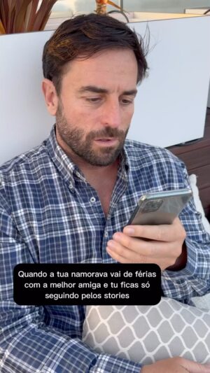 Kapinha Instagram - Quem não se importava que a namorada/o fosse de ferias com a melhor amiga? 
Alguém adivinha o destino? ✈️☀️🏝️

#casal #ferias #couple #kapinha #vacation #holiday #stories #fun #funny #engraçado #divertido #lol