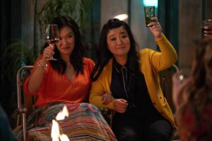 Kara Wang Instagram - #SommelierSunday 🍷 something special this week to celebrate the @goodtrouble series finale coming up this Tuesday 🥹 art mimics life here since Sumi also loves having a glass of wine in hand 😉 what do you think Sumi’s favorite wine is? leave your thoughts below! 🍷🍷🍷

#goodtrouble #sommelier