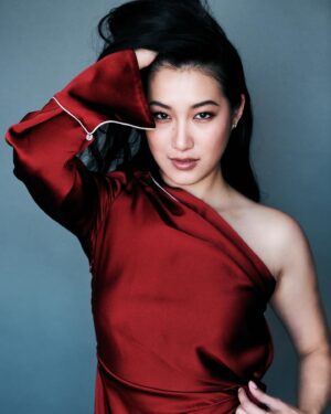 Kara Wang Instagram - happy Lunar New Year ❤️🍷🐉 wishing everyone abundance, prosperity, love, and happiness 🧧🧧🧧 新年快乐，龙年大吉🎉

photographer: @hudsontaylor 
styling: @itsamandalim 
mua: @mollygreenwald 
hair: @dereksyuen 

#yearofthedragon