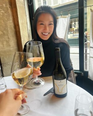 Kara Wang Instagram - #SommelierSunday 🍷 the Les Ongles Anjou Blanc from Domaine des Grouas is made from chenin blanc grapes from the Loire. A beautiful example of the high acidity chalky minerality this region is known for, this wine cut through the fatty and decadent lunch that day beautifully. Notes of white flower and fresh apple, wonderful on both the nose and the palette. 🍷

#wine #sommelier #loire
