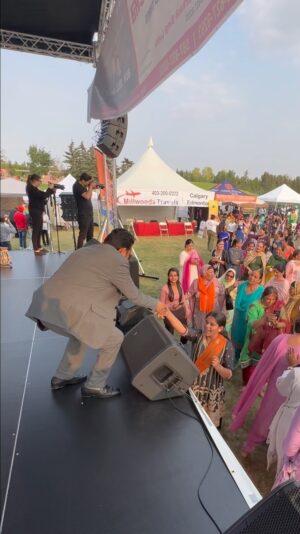 Karamjit Anmol Instagram - Thank you Calgary for immense love ❤️
.
.
.
.
.
.
.
.
.
.
.
#punjabi #karamjitanmol #punjabiliveshow #punjabifood #punjabistatus #fans #calgary #surrey #surreypind #punjabicomedy #liveshow #punjabisongs #punjabisong #punjabisonglover #punjabiwedding #punjabisinger #punjabimusic #punjabicouples #punjabisingers