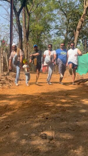 Karan Khanna Instagram - With my boys doing it for the first time 
@iamgurmukh_singh @khushanparekh @sahibsinghhh @manroe 
#transition #transitionreels #boys #boyswillbeboys 
Should we do it again?