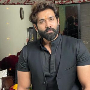 Karan Khanna Instagram - Ye Toh no shave December ho Gaya…
🧔