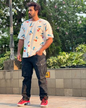 Karan Khanna Instagram - 1,2 or 3?