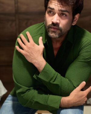 Karan Khanna Instagram - You be you I am being Me 😎
.
.
.
.
#selflove #potrait #emotions #expressions #instadaily #instamood