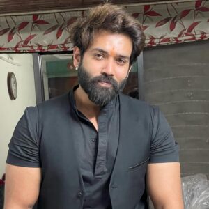 Karan Khanna Instagram - Ye Toh no shave December ho Gaya…
🧔
