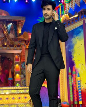 Karanvir Sharma Instagram - Kaisa laga aap sab ko ? 

Khana bhi 
Gaana bhi aur 
Fungama Bhi. 🎉

@zeetv @zee5shows 

#rabbsehaidua #haider #dua #duha #zeetv #zee #zee5shows #fun #games #live