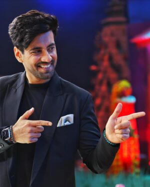 Karanvir Sharma Instagram - Host with the Most ?!

Stay tuned to @zeetv @zee5shows for #khaanagaanafungama today 5.30pm IST. 

I’m sure you’ll have as much fun as we did. 

📸- @pappu.gupta.549 

#karanvirsharma #karanvirsharma𓇼 #haider #rabbsehaidua #zeetv #zee5 #bollywood #host #fungames #challenge #liveevent #realityshows