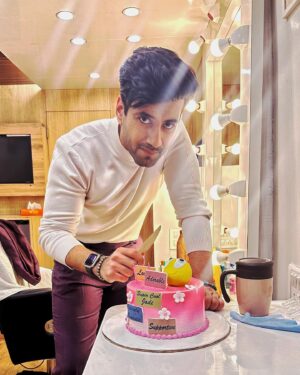Karanvir Sharma Instagram - Peaceful Chaos! 

Thank You for all the love. 

#karanvirsharma #karanvirsharma𓇼 #rabbsehaidua #rshd #haider #celebration #zee #zee5 #shows #explore #vanity #duha