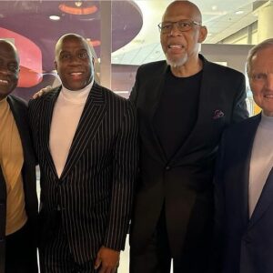 Kareem Abdul-Jabbar Instagram - Simply the best! RIP my boss, mentor and foremost friend❤️
My heart is broken.
#lakernation💜💛