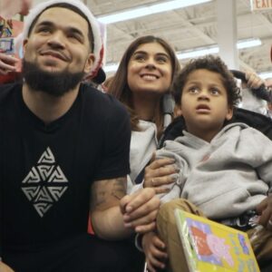 Kareem Abdul-Jabbar Instagram - A finalist for the @kareemabduljabbar_33 #SocialJusticeChampion award… @fredvanvleet of the @raptors!

The five finalists represent the year’s most impactful social justice advocates who are continuing NBA players’ decades-long tradition of activism.