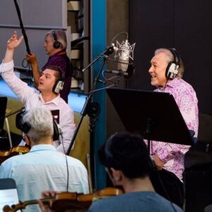 Karel Gott Instagram - Píseň Jdi za štěstím patří k těm zásadním v mém repertoáru. Před pár dny jsem ji nově nahrál se Symfonickým orchestrem Českého rozhlasu. Byl to pro mě svátek, o který se s vámi rád, společně s Českým rozhlasem Dvojka, podělím v den mých narozenin.