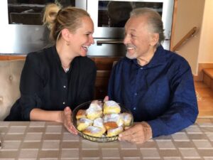 Karel Gott Instagram - A narozeniny můžou začít 😉🥂🎂