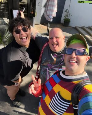 Karen From Finance Instagram - Quick little jaunt up to Sydney on Friday and a lovely lunch with my faves @_cocojumbo @maxishield 💜💙🩵