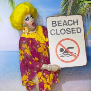 Karen From Finance Instagram - Surfs Up! 🏄‍♀️ She’s officially Out Of Office for @dragexpoau ‘23!! 💕