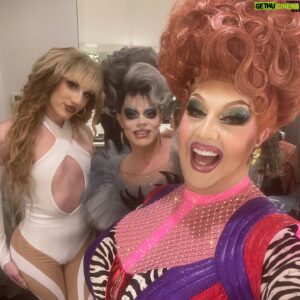 Karen From Finance Instagram - A night out with the legends! Thank you so much for having us @itdevents 🤩💕💐
