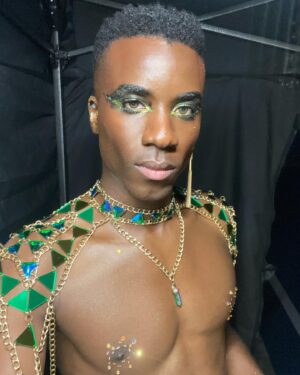 Karim Diane Instagram - Season 2 of @oneofusislyingpeacock streaming now on @netflix and @peacock 
makeup @ildune 
director @roxannebenjamin