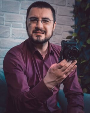Karim Musa Instagram - È uscito un video di fotografia nel canale: ho fatto Street Photography per una settimana!

È stato talmente bello che lo vorrei rifare ma non sono bravo.
Datemi consigli, fotografi del mondo!